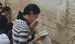 吃娱乐圈的瓜违法吗,法律边界与道德考量